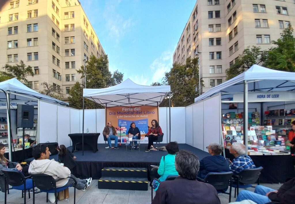 Conversatorio " El legado de Poli Délano" En Feria del Día Mundial del Libro y del Derecho de Autor, Santiago